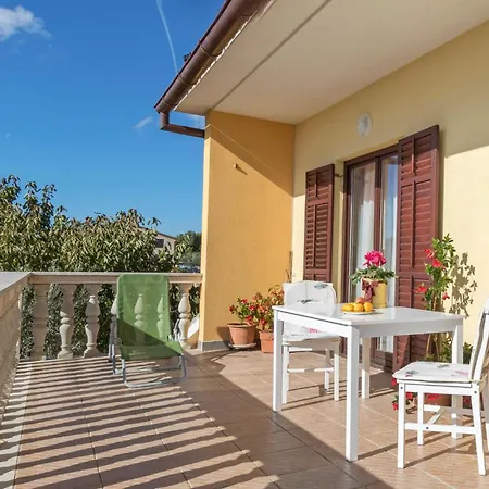 Dom wakacyjny Awesome In Vodnjan